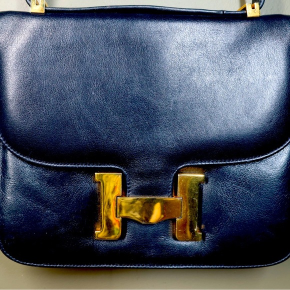 Susan Gail Navy Leather Handbag With H Buckle Enclosure - Picture 1 of 6